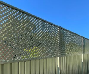 colorbond lattice fence extension 008